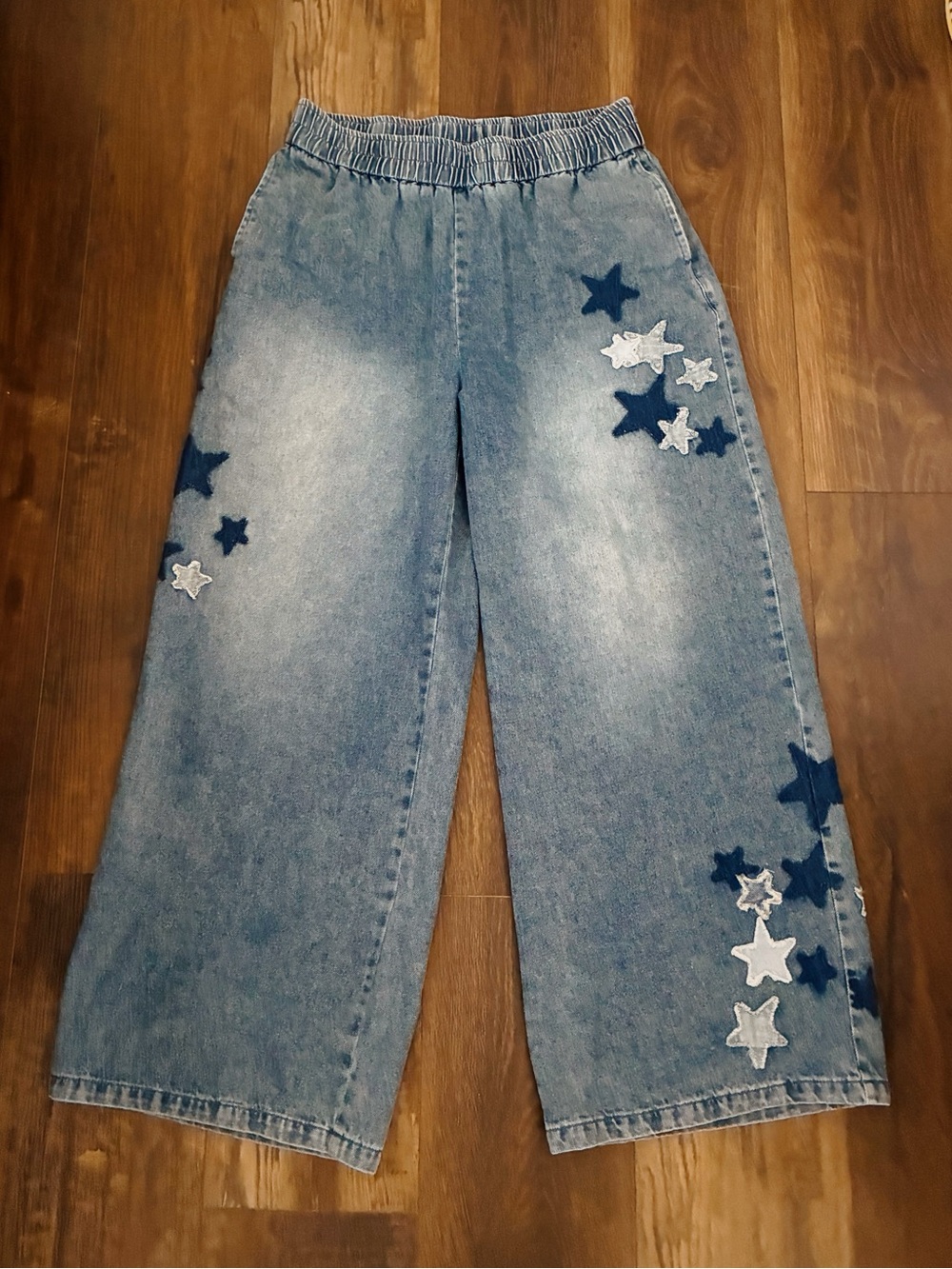 JODIFL Denim Wide-Leg Elastic Waist Jeans with Navy and White Star Patches